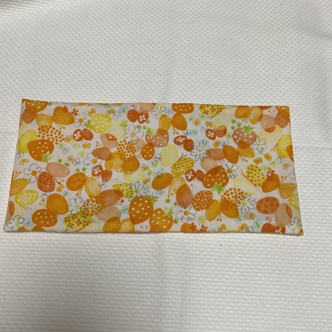 サニタリーケース　⭐︎ サニタリーポーチ ☆ いちご ちょうちょ オレンジ　かわいい
