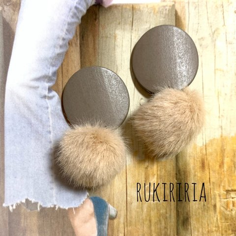 RUKIRIRIA #389 ウッド×ベージュファーピアス  大ぶりピアス 大ぶりイヤリング 