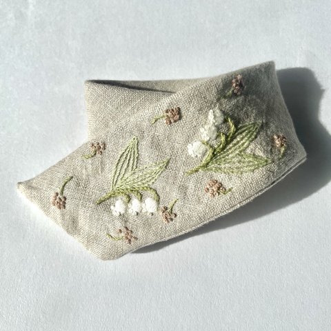 すずらんの手刺繍ワイヤーポニー〈生成〉