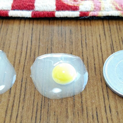 樹脂粘土ミニチュア　生卵