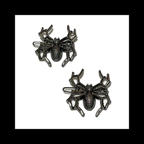 【spider_metal ヘアクリップ 2Pセット。】蜘蛛 スパイダー ヘアピン 病みかわいい 闇 ホラー メンヘラ 量産型 アンティーク ヴィンテージ   シルバー  ゴスロリ パンク ロック