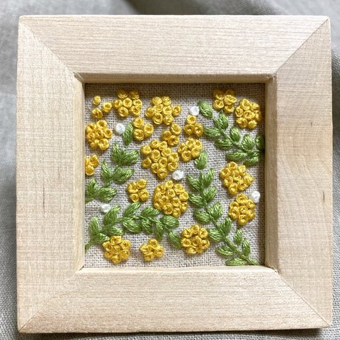 刺繍ミニフレーム　花模様