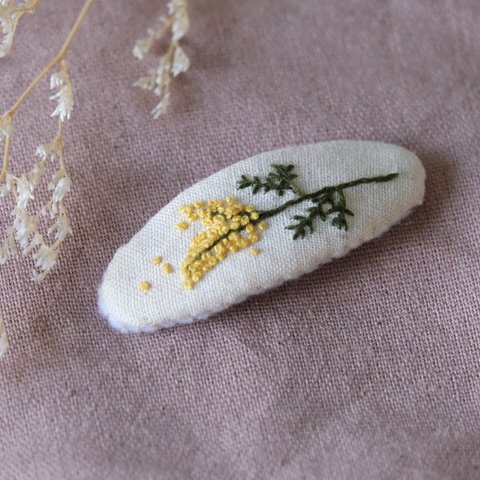 ミモザ 手刺繍 パッチンピン