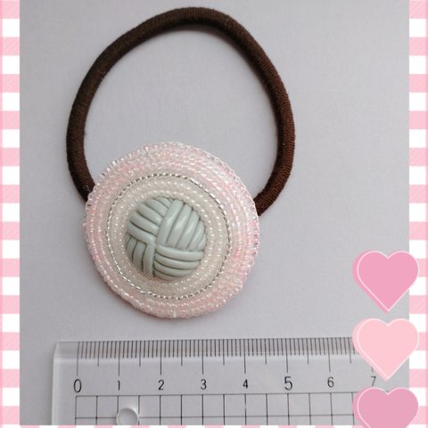 ビーズ刺繍のサークルモチーフのヘアゴム（ピンク）