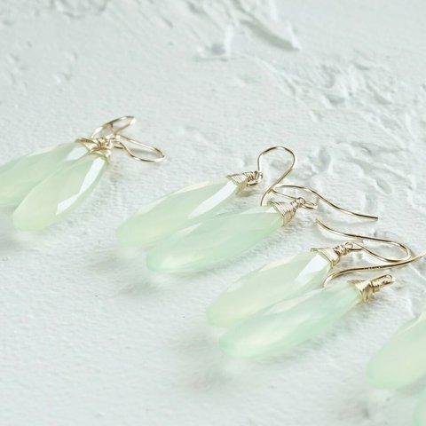 送料無料14kgf*Light Green Chalcedony pierced earrings / earrings