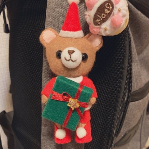 フェルト　クリスマス　くまさんのキーホルダー