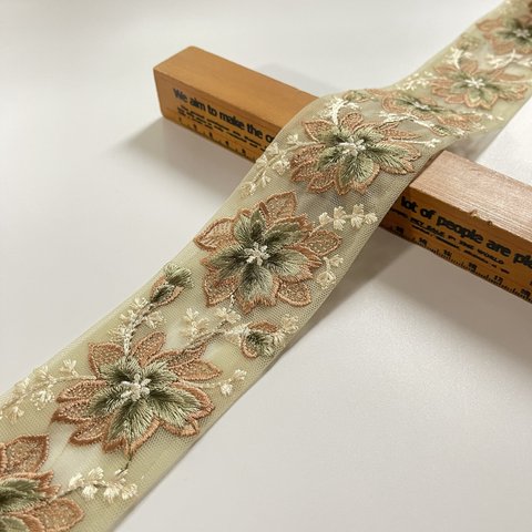 約5.5cm幅/刺繍リボン/カラーチュール/くすみグリーン/花刺繍/ワントーン