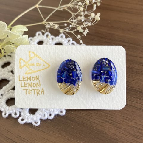 レジンオーバルピアス＜青＞