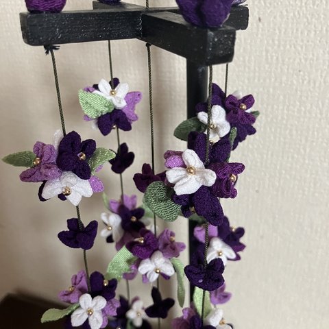 吊るし飾り　紫の小花