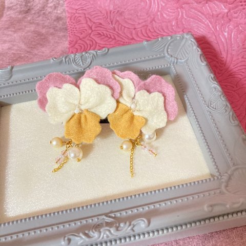 💐フリルパンジー💐ピアス