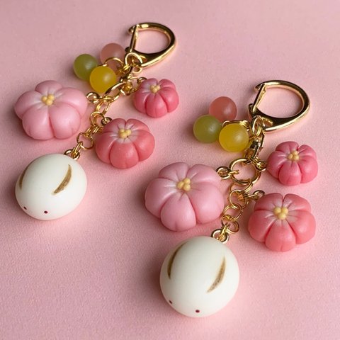 フェイク和菓子 ♡ うさぎと桜のキーホルダー