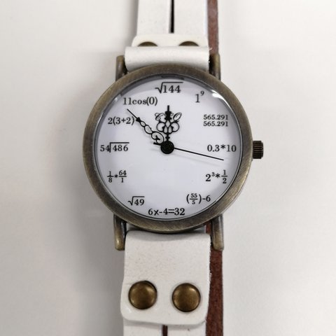 数式　腕時計　ホワイト