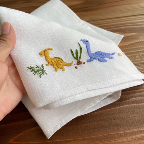 恐竜🦕　手刺繍リネンキッチンクロス
