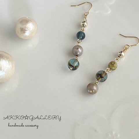 ☆透けるブルー//antiqueグリーン//ガラスビーズピアス/イヤリング♪♪