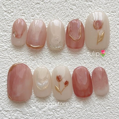 new♡ネイルチップ 🌷チューリップ　春　ニュアンス　レッド　赤　淡色　