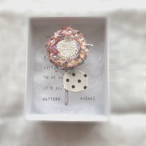 【一点限り】 花グルbrooch (ドットピンク)