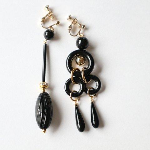 Black+Gold Asymmetryイヤリング（ピアス）