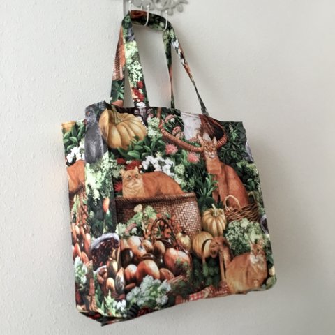 秋の庭の猫たちエコバッグ、猫とかぼちゃタイト・アンド・タイディ・トートバッグ; Cats in the Autumn Garden Tight ‘n’ Tidy Tote Bag、エコバッグ