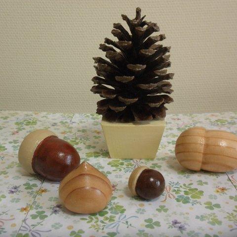 木のおもちゃ～小さな秋みつけた　大王松まつぼっくりツリー１個　どんぐり３個　栗１個　５個セット　NO.829