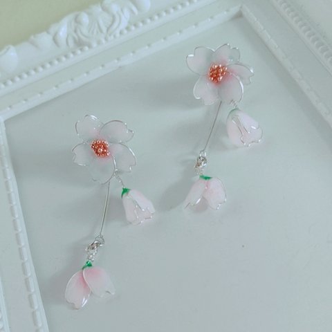 🌸桜と蕾のピアス　(レジン)