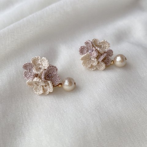 【かぎ針編み】細かなお花のブーケピアス･:*+.