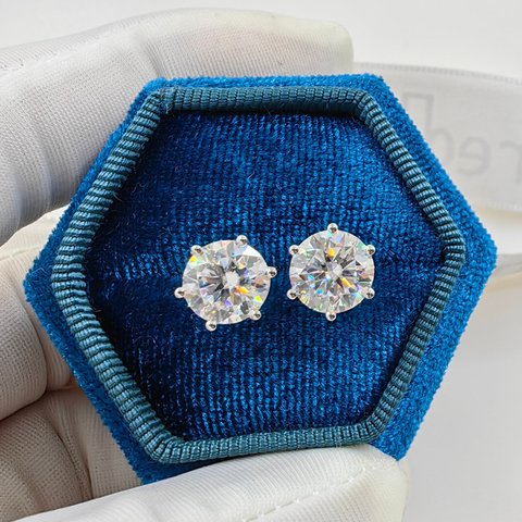 モアサナイトピアス4ct　k18