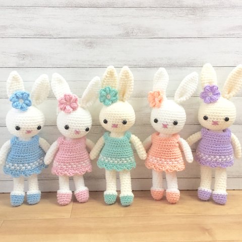 ドレスを選ぶ｢ウサギの編みぐるみ｣【販売18】