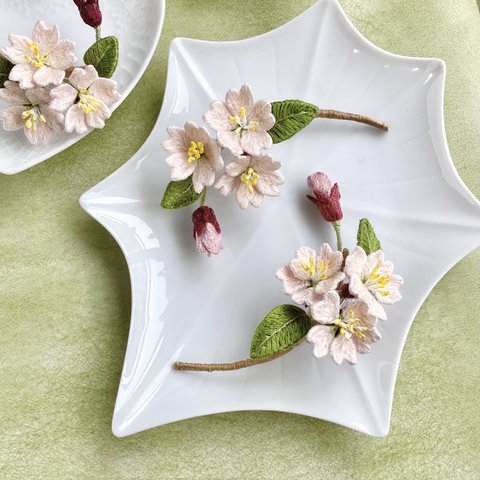 立体刺繍  桜 のブローチ・コサージュ Cherry blossom 