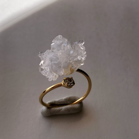 【一点もの】 水晶 原石 リング 指輪 フリーサイズ 鉱物 天然石 ハンドメイド アクセサリー パワーストーン (No.2584)