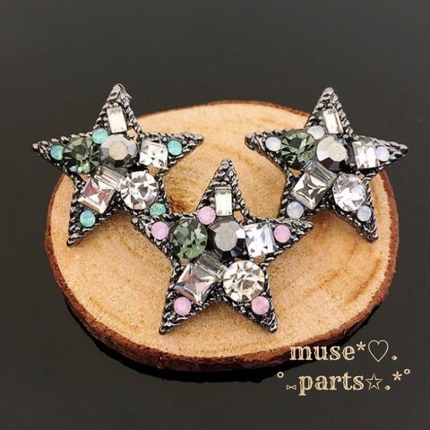 4個グリーン★ブラックスターカボション★ヘアゴム用台座付き 星 ビジュー クリスマス 黒 緑色★レジン ハンドメイドパーツ 手芸材料 キッズ 大人★ラインストーン ヒトデ スターフィッシュ 雪の結晶