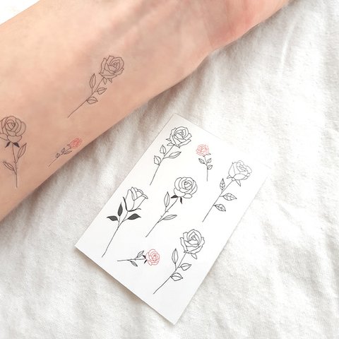 かわいい小さめ薔薇の線画のタトゥーシール <ハーフサイズ>