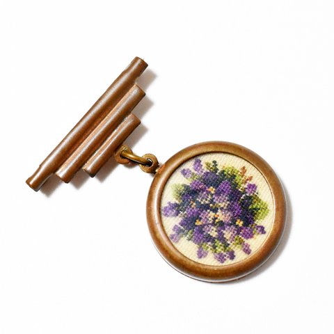 Vintage 1930's hand embroidery　violetmotif brooch