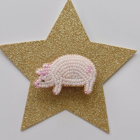 ビーズ刺繍のブローチ🪡　ブタさん　🐖　〔動物〕