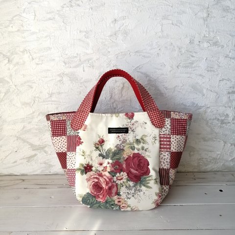 🍀春待ち・お花見・ピクニック・春色赤い薔薇マチたっぷりふっくらトートバッグ