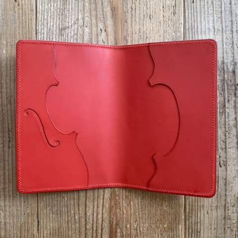 手縫いの革のブックカバー『f - librino rosso - Topolino』