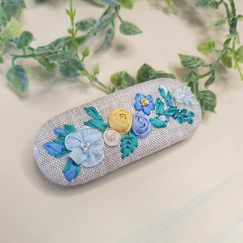 ブルー×イエロー　ローズの刺繍バレッタ　春夏ヘアアクセサリー　薔薇　お花　リボン刺繍