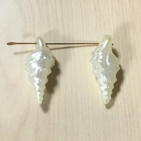 VINTAGE SEA SELL PEARL IVORY CHARM PARTS