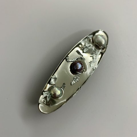 Perl silver barrette