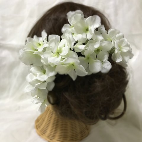 ウェディングヘッドドレス  白い紫陽花