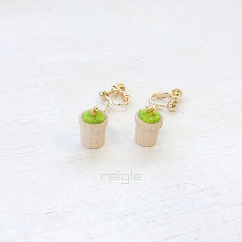 flower potイヤリング／ピアス