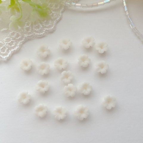 小花  ネイルパーツ　 ミニ   44 ホワイト　樹脂粘土　パーツ　