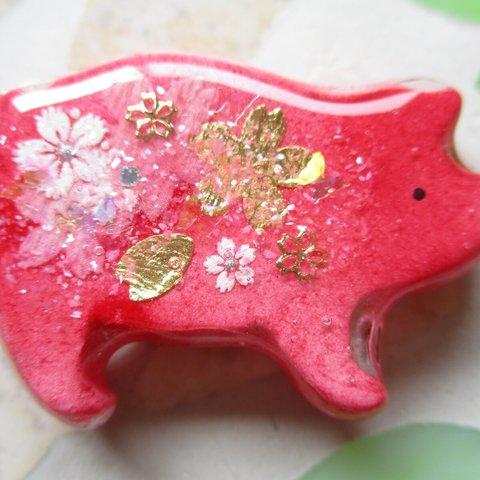 ◇617再販 紅梅　🌸こぶたと桜のブローチ・中サイズ🐖🌸 ※1点物　