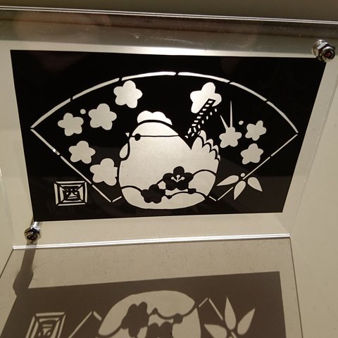 酉年にぴったりの切り絵