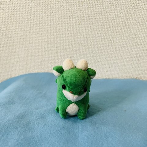 プチおすわりドラゴンのぬいぐるみ（グリーン）