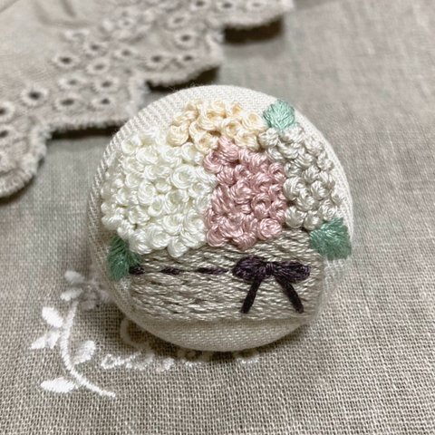 刺繍 ブローチ/ヘアゴム　花かご