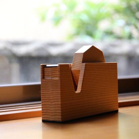 温もりのある 木製テープカッター　秋田杉