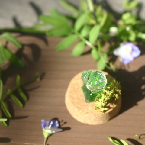 ガラスドーム 「ユキノコ(鉱彩茸)」緑色