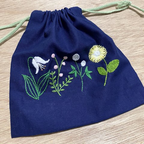 手刺繍の巾着袋【花】