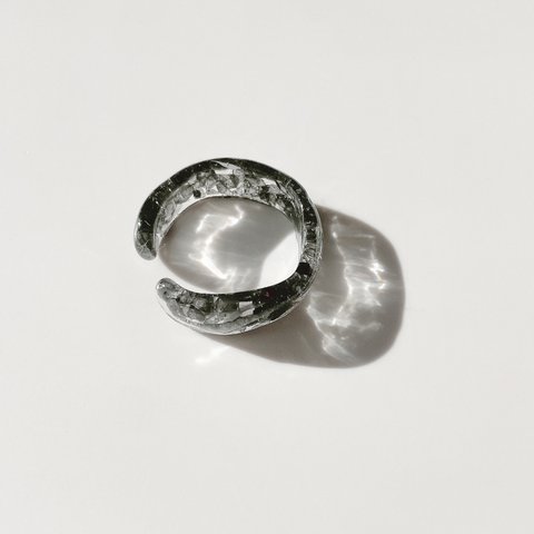 2wayイヤーカフ　指輪　ブラック　クリア　ガラス　ミラー　リング　モード　個性的　シンプル　レジン　ユニセックス