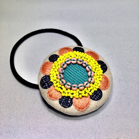 刺繍のヘアゴム　花一輪　